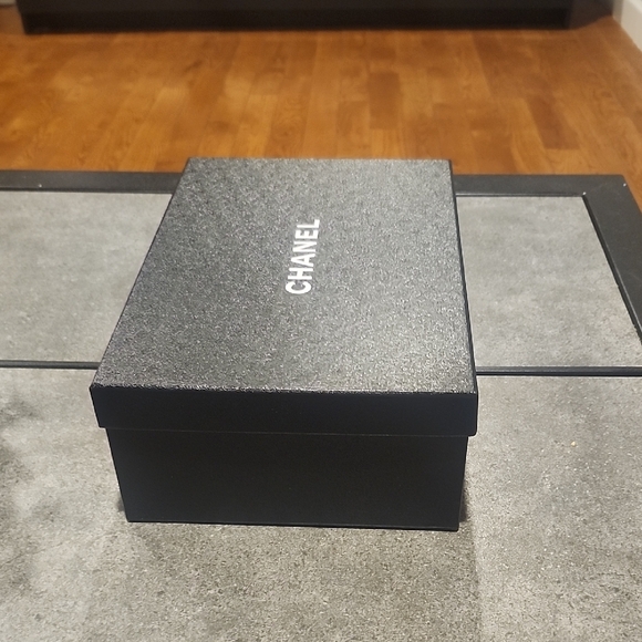 Chanel Black Box with White Ribbon and Card - Picture 6 of 11